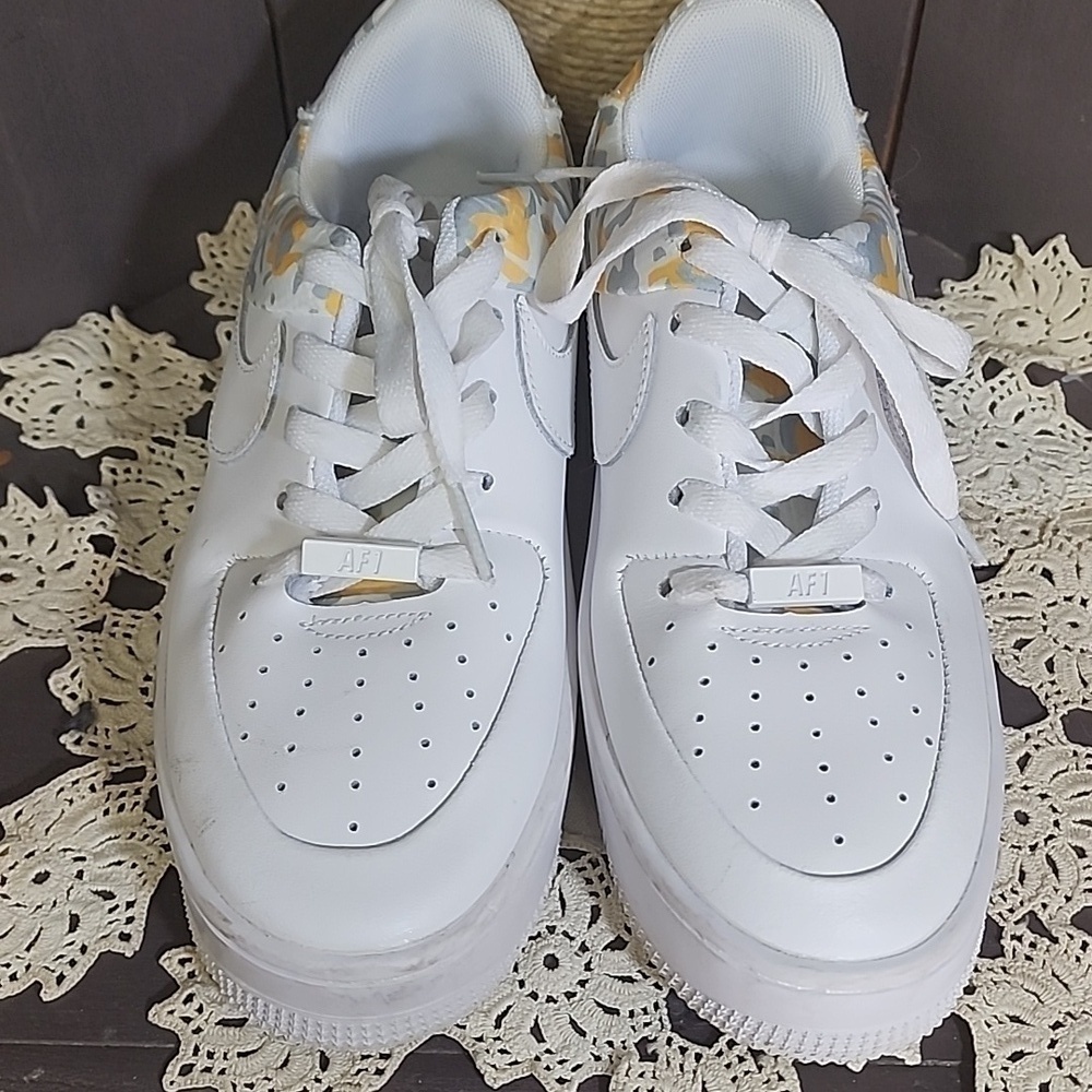 Custom AF1 size 8 - Picture 2 of 5
